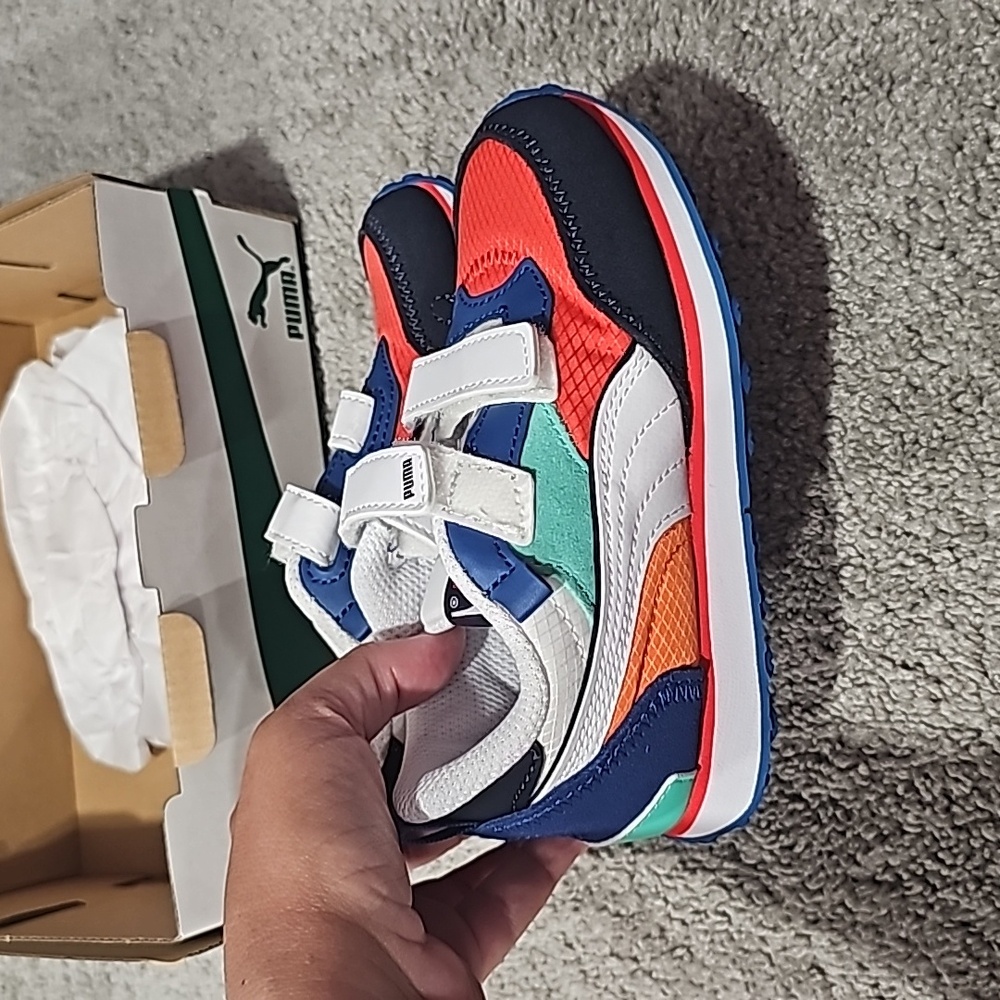 Kids PUMA size 10c